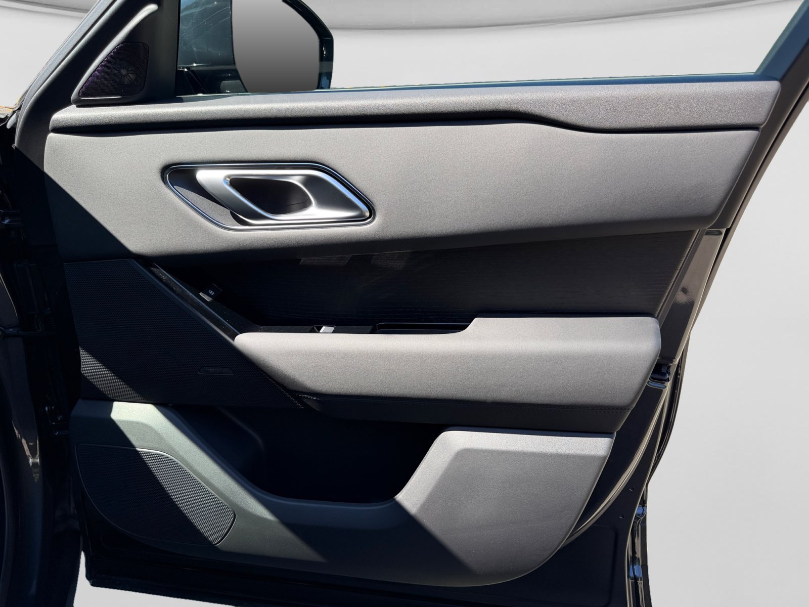 New 2026 Land Rover Range Rover Velar S AWD/4WD image 24