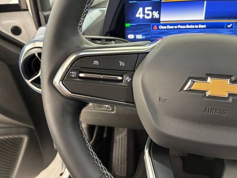 Certified 2025 Chevrolet Equinox EV LT w/ Convenience Package FWD image 23
