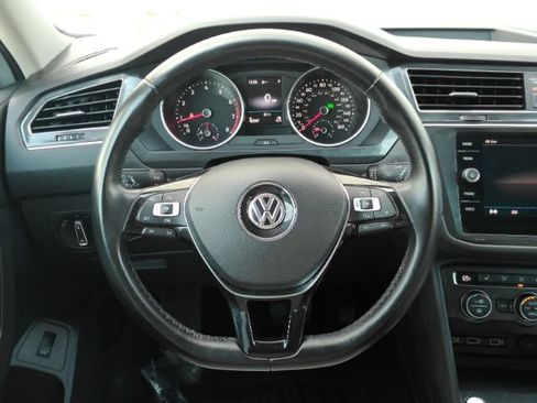 Used 2018 Volkswagen Tiguan SEL image 31