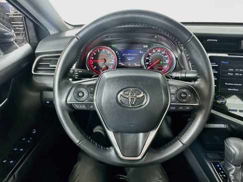 Used 2019 Toyota Camry XSE FWD image 11