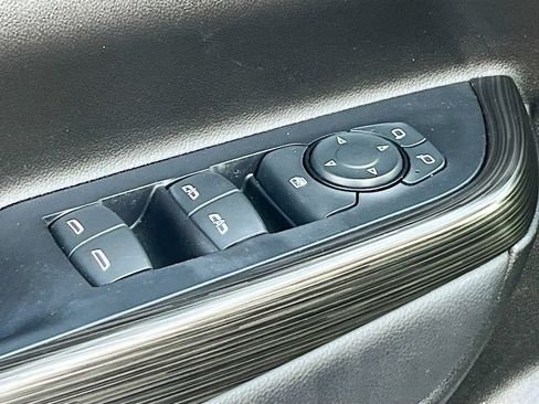 Used 2023 GMC Acadia SLT FWD image 18