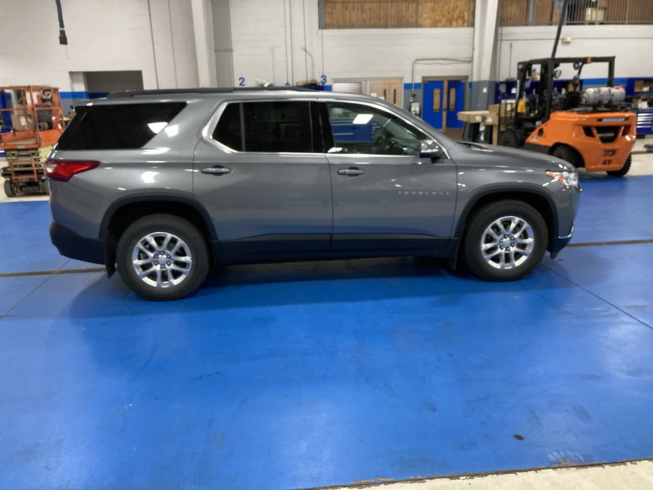 Used 2021 Chevrolet Traverse LT w/ LPO, Floor Liner Package AWD/4WD image 7