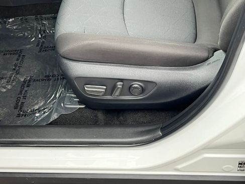 Used 2025 Toyota RAV4 XLE image 24