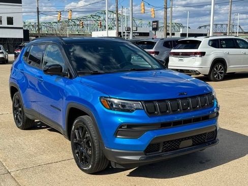 Used 2022 Jeep Compass Latitude w/ Convenience Group AWD/4WD image 8