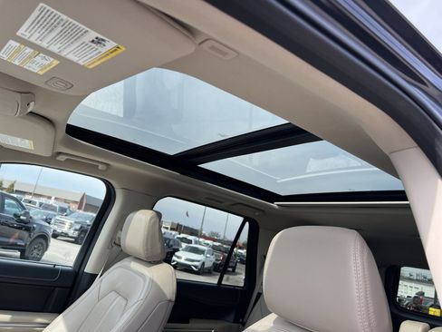 Used 2024 Ford Expedition Limited image 24