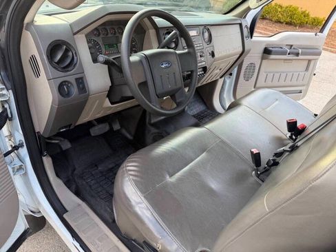 Used 2009 Ford F450 2WD Regular Cab Super Duty image 2