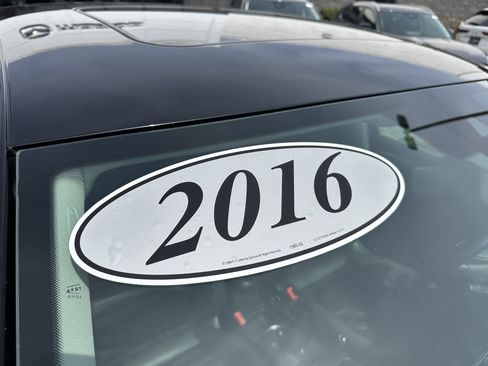 Used 2016 Volkswagen Passat 1.8T SEL Premium image 35