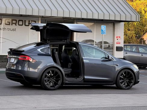 Used 2019 Tesla Model X 75D AWD/4WD image 8