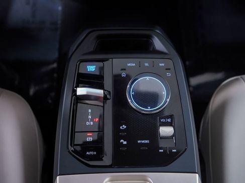 Used 2026 BMW iX xDrive60 image 13