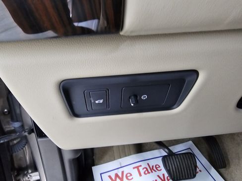 Used 2016 Land Rover Range Rover HSE image 36