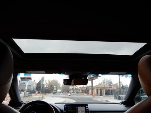 Used 2019 Toyota Avalon Limited image 20