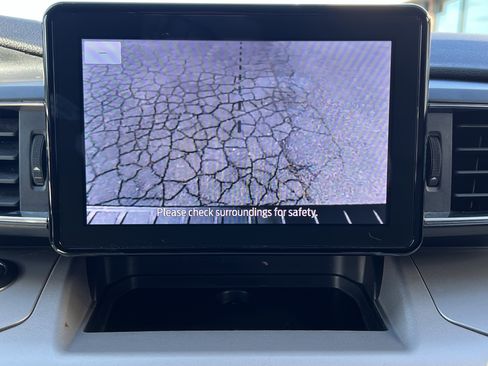 Used 2023 Ford Explorer XLT w/ Equipment Group 202A image 31