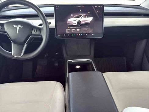 Used 2023 Tesla Model Y Long Range image 21