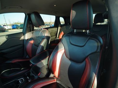 Used 2021 Jeep Cherokee Latitude Plus image 34