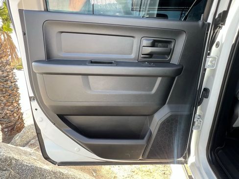 Used 2016 RAM 2500 Tradesman w/ Chrome Appearance Group image 17