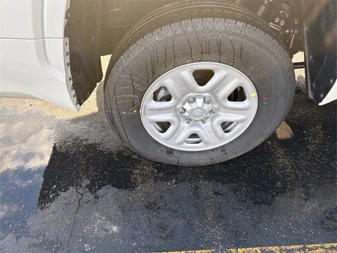 New 2026 Toyota Tundra SR image 18