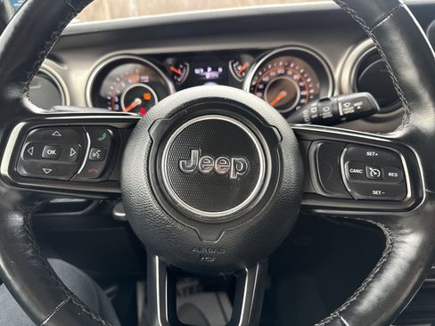 Used 2020 Jeep Wrangler Sport image 10