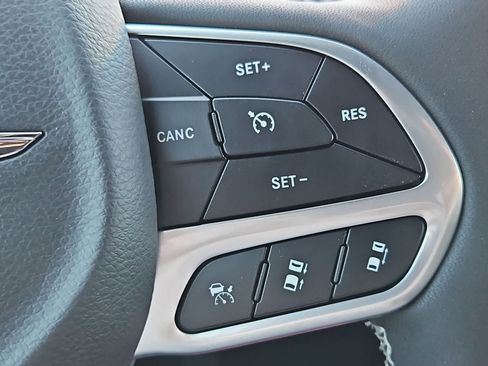 New 2026 Chrysler Pacifica Select image 24