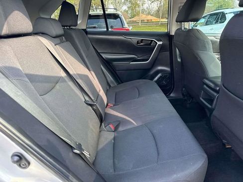 Used 2019 Toyota RAV4 LE image 8