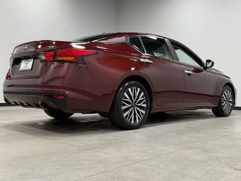 Used 2023 Nissan Altima 2.5 SV image 10