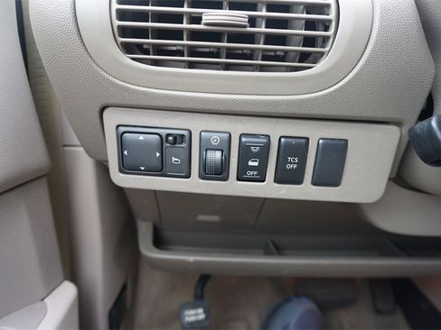 Used 2004 Nissan Quest S w/ (SEA) Seat Pkg image 4