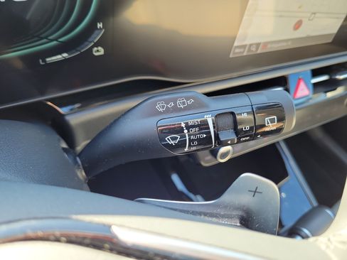 Certified 2023 Kia Niro EX Touring FWD image 30