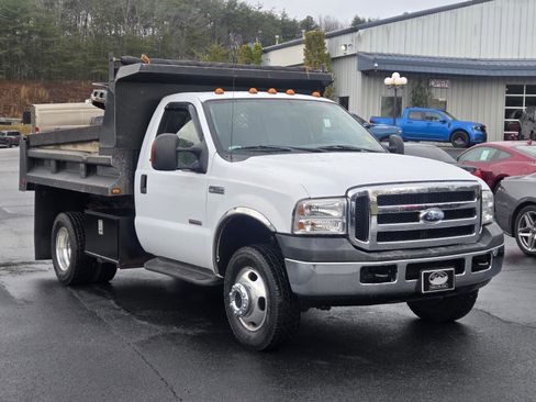 Used 2006 Ford F350 XL image 2