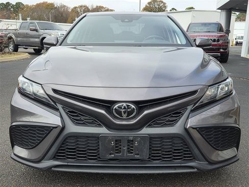 Used 2024 Toyota Camry SE image 2