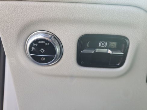 Used 2023 Mercedes-Benz EQS 450+ SUV image 24