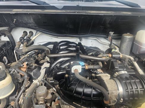 Used 2019 Nissan NV 2500 S image 17