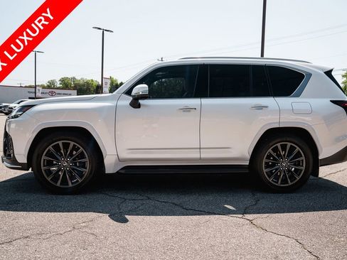 Used 2023 Lexus LX 600 4WD w/ Accessory Package (Z1) image 4