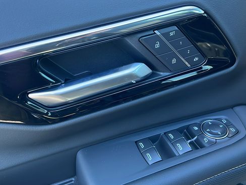 New 2026 Chevrolet Suburban Premier image 23