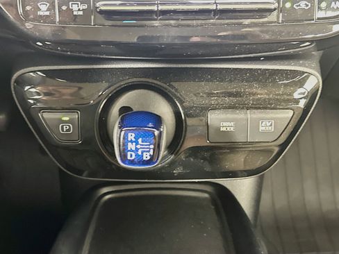 Used 2021 Toyota Prius LE FWD image 24