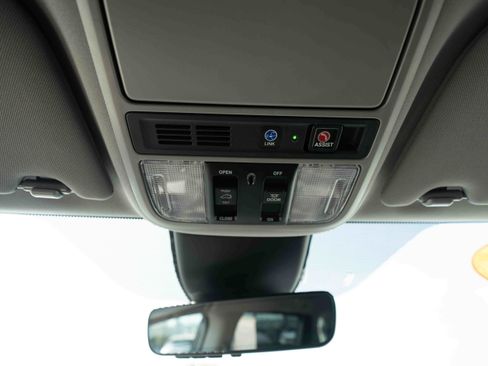 Used 2023 Honda Odyssey Touring image 18