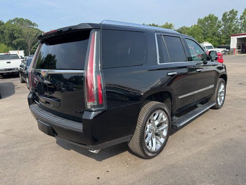 Used 2018 Cadillac Escalade Platinum AWD/4WD image 5