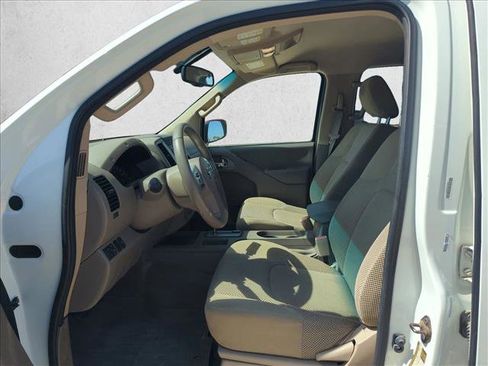 Used 2015 Nissan Frontier SV w/ SV Value Truck Package image 14