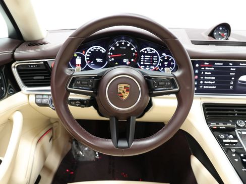 Used 2022 Porsche Panamera image 25