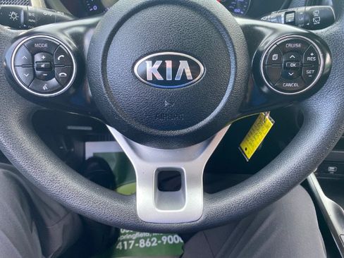 Used 2020 Kia Soul LX FWD image 16