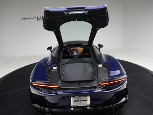 Used 2023 McLaren GT image 33
