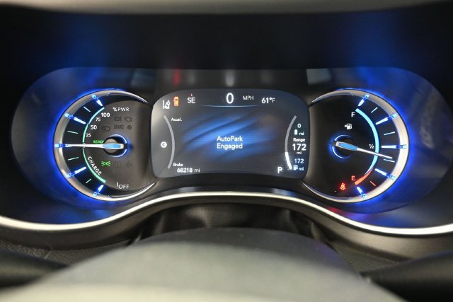 Used 2024 Chrysler Pacifica Limited FWD image 29