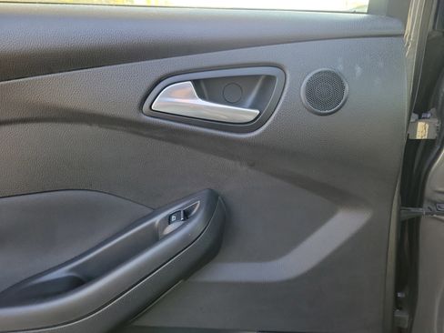 Used 2012 Ford Focus Titanium image 12