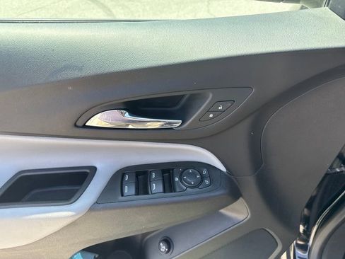 Used 2023 Chevrolet Equinox LT w/ Driver Convenience Package FWD image 12