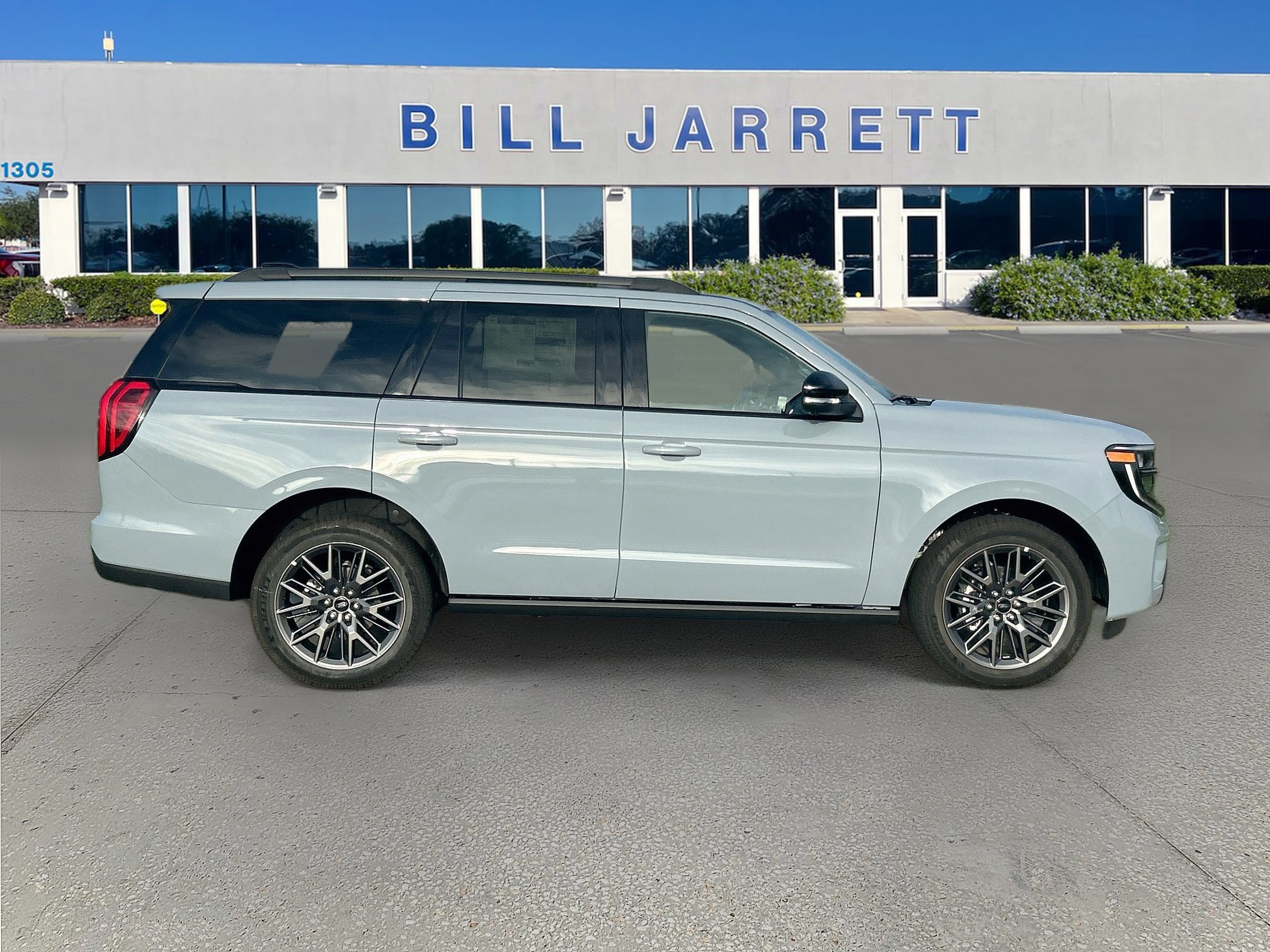 New 2027 Ford Expedition Platinum w/ Stealth Appearance Package RWD image 3