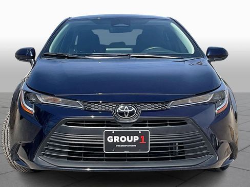 Used 2025 Toyota Corolla LE image 4