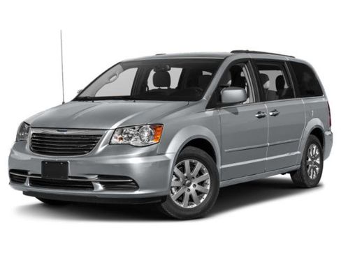 Used 2015 Chrysler Town & Country Touring image 4
