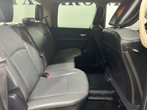 Used 2019 RAM 2500 Tradesman w/ Chrome Appearance Group AWD/4WD image 29