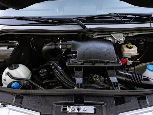 Used 2015 Mercedes-Benz Sprinter 2500 image 18