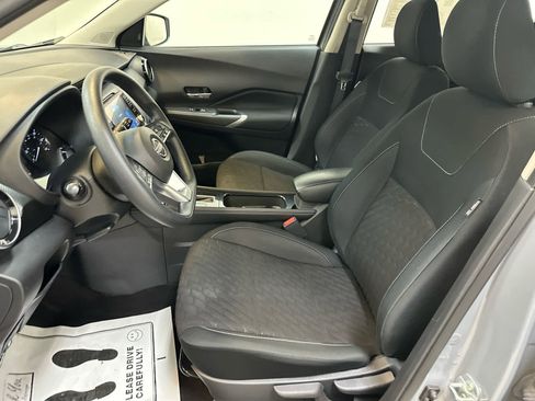 Certified 2023 Nissan Kicks SV FWD image 4