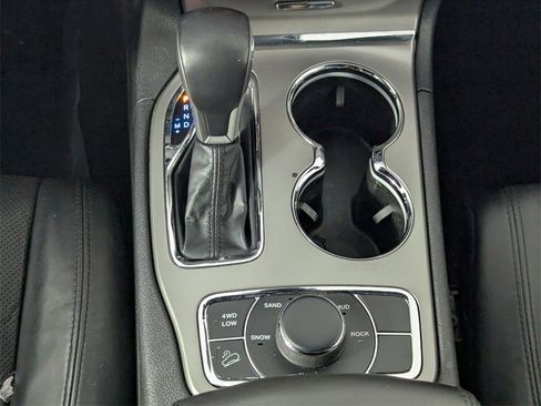 Used 2021 Jeep Grand Cherokee Limited w/ Luxury Group II image 19