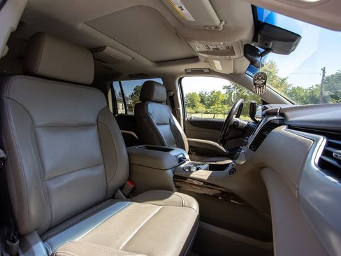 Used 2020 GMC Yukon XL SLT w/ Graphite Performance Edition image 20